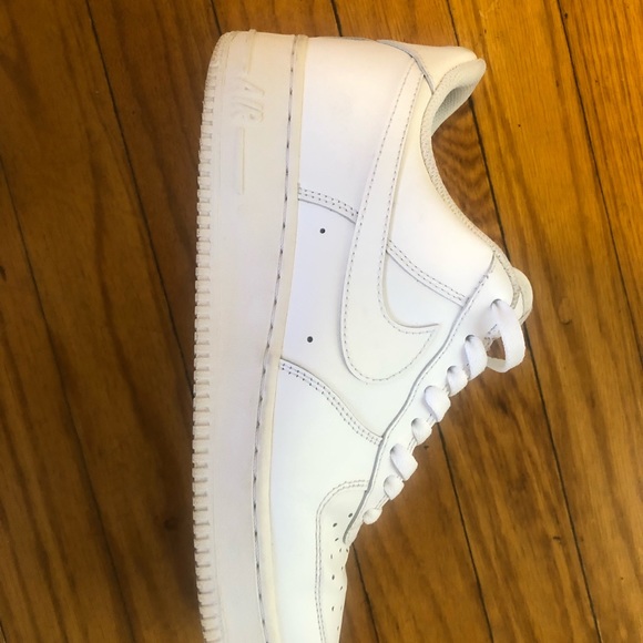 White Nike Air Force 1 - Picture 7 of 8